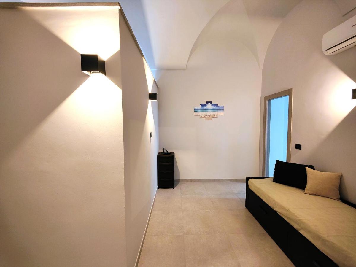 Hostdomus - Garibaldi Apartment *